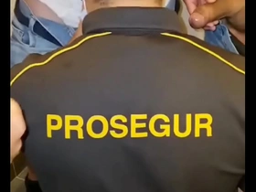 Segurança fazendo banheirao free chinese gay porn flick