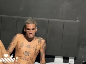 Fotógrafo resolveu dar em cima de cliente hetero e olha no que deu gay porn japan scat