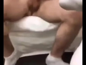 Una buena verga en mi culo hace que me corra korean guys gay porn