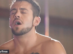 (dante colle) does a sexy fa?ade on his motorbike then goes relative to the garage hooks up take (theo brady) - men watch japan gay porn online - google search