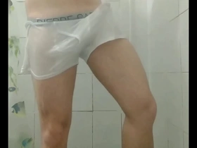 Mr. grey tomando banho de cueca branca chinese gay blowjob porn