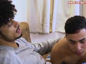 Desenrolei com o gostoso do ponto de ônibus gay porn singapore twitter