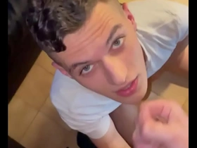 Grosse dose de jus pour ce minet stephkiller et hellacious chum hot muscle bottom gay porn