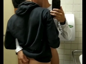 Enchendo a boca do hétero curioso de porra. korean agent gay porn