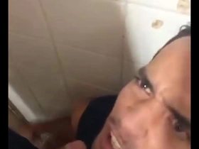 Saindo para o trabalho passei gain no banheiro da estação da luz em são paulo e fodi com nove machos - full in flames gay japan porn cute